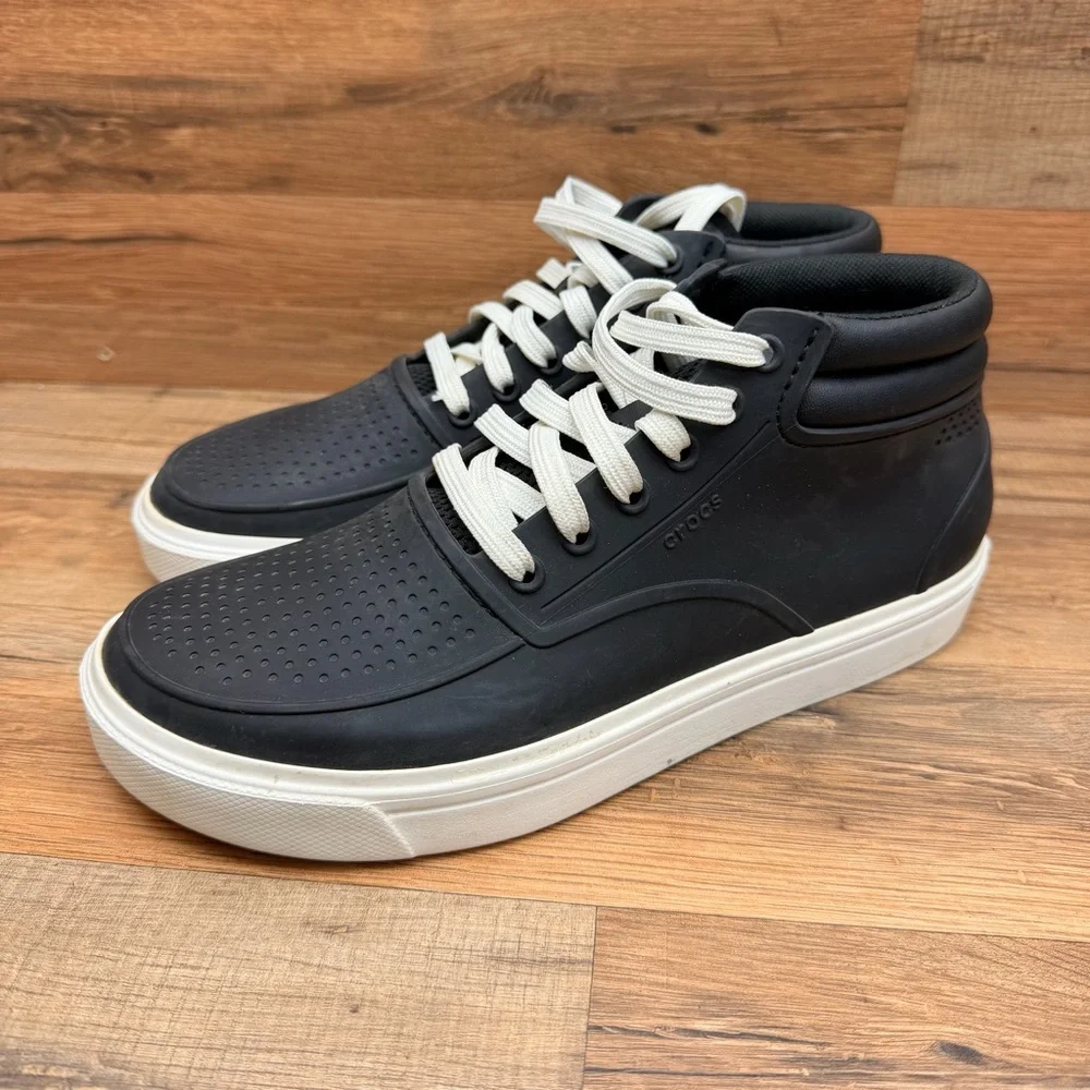 CROCS Men's size 7 Black and White Sneakers